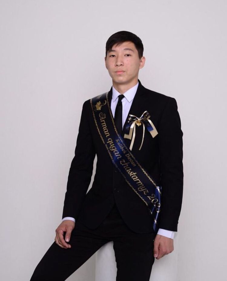 Биыл 1 түлек «Алтын белгі» иегері атанды